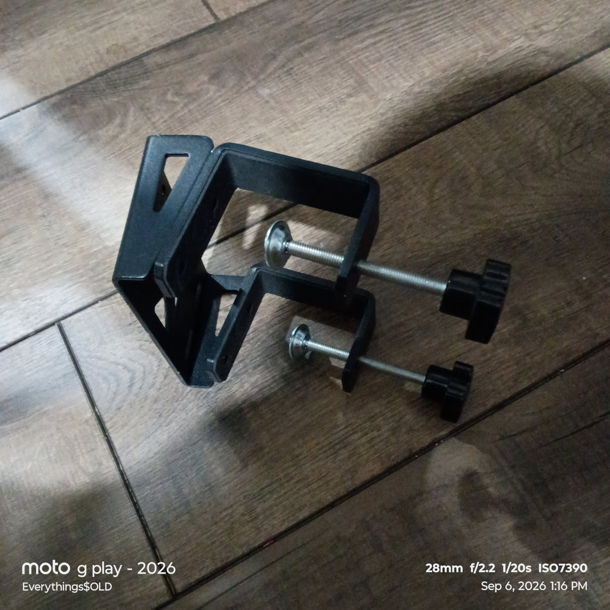 MOZA Steering wheel desk mount